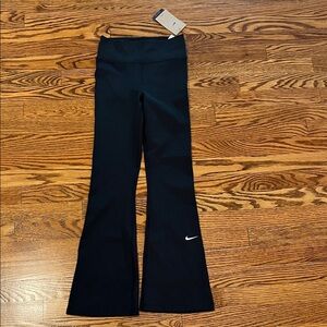 BRAND NEW Nike Kids Black Flared Leggings